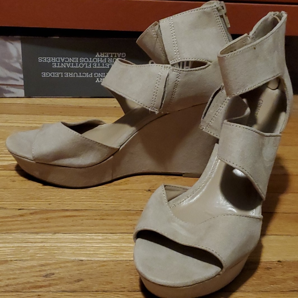 Christian Siriano Beige Wedges Size 10